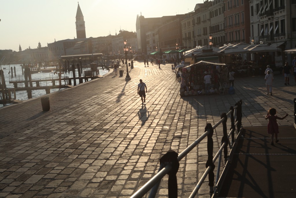Nábřeží jen několik set metrů od náměstí San Marco