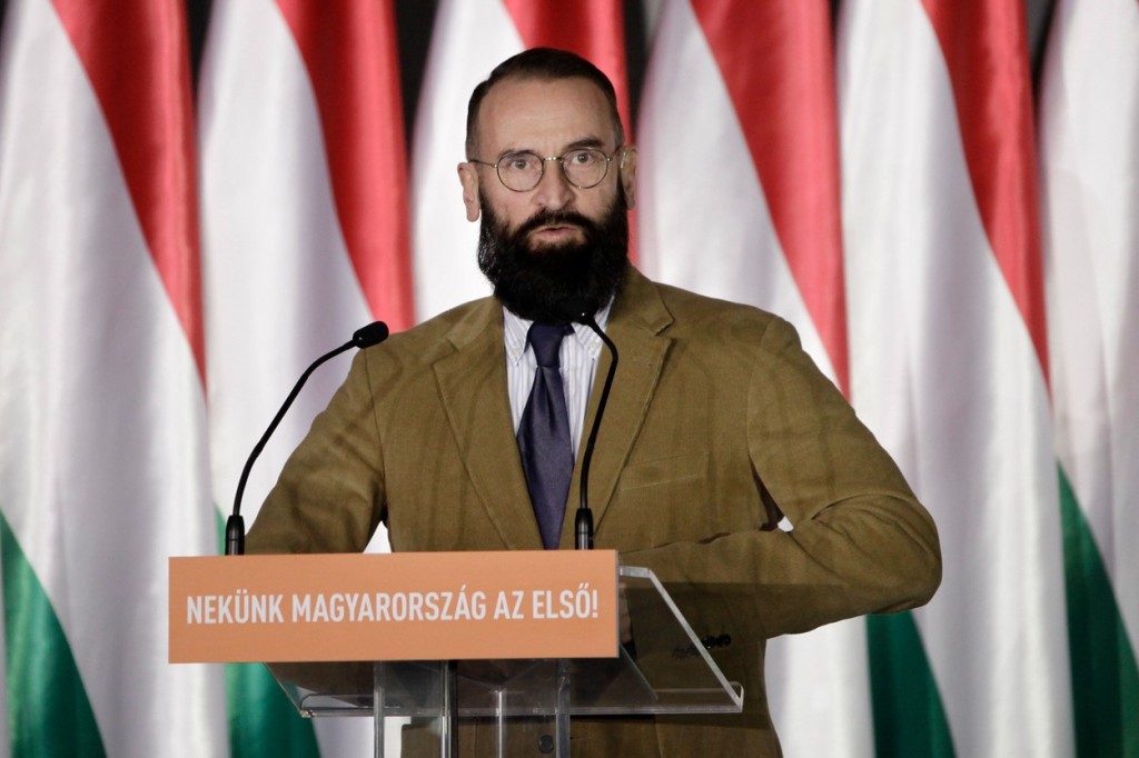 József Szájer je asi pěkně vykutálený ptáček