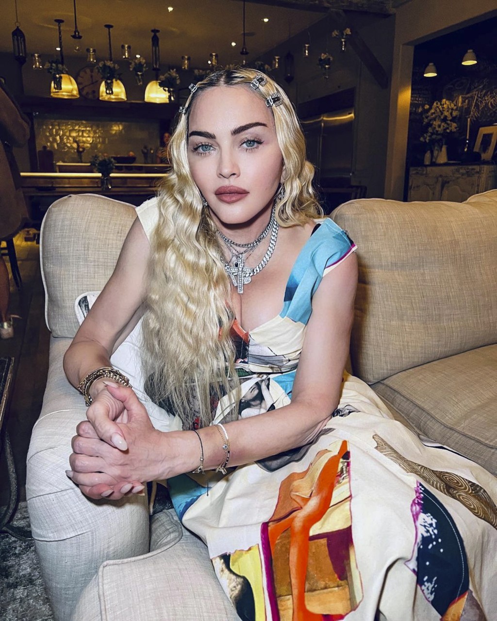 Madonna na svém instagramu šokuje odvážnými pózami i mladistvým vzhledem