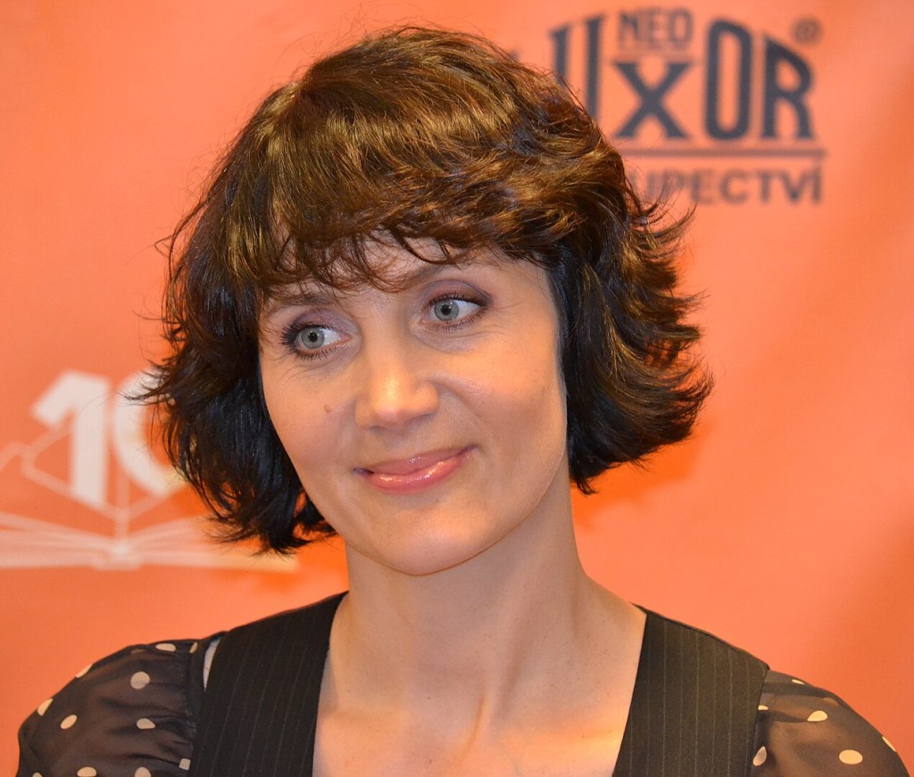 Ester Janečková – usměvavá moderátorka pořadu Pošta pro tebe, herečka a bojovnice za lidská práva