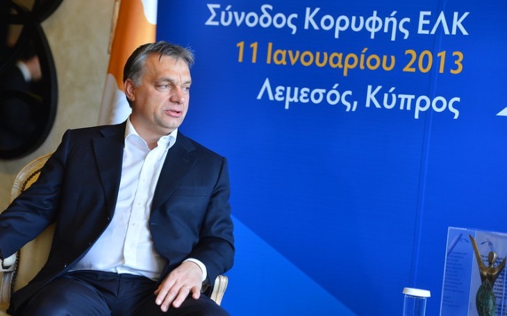 Maďarský premiér Viktor Orbán razí nacionalistickou, Moskvě nakloněnou politiku, čímž podrývá jednotu EU
