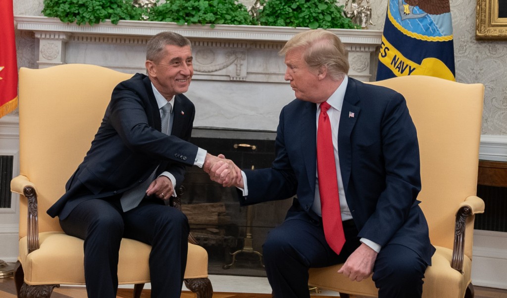 Andrej Babiš s Donaldem Trumpem. Nyní nemá státní funkci ani jeden z nich, ale volby se blíží