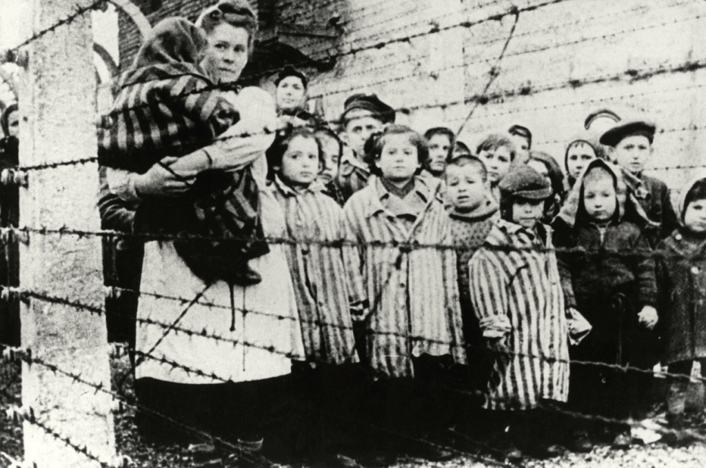 Hrůzy nacistického řádění v Osvětimi se nevyhnuly ani dětem