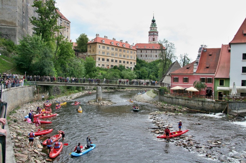 Český Krumlov kromě jiného patří k oblíbeným destinacím českých vodáků