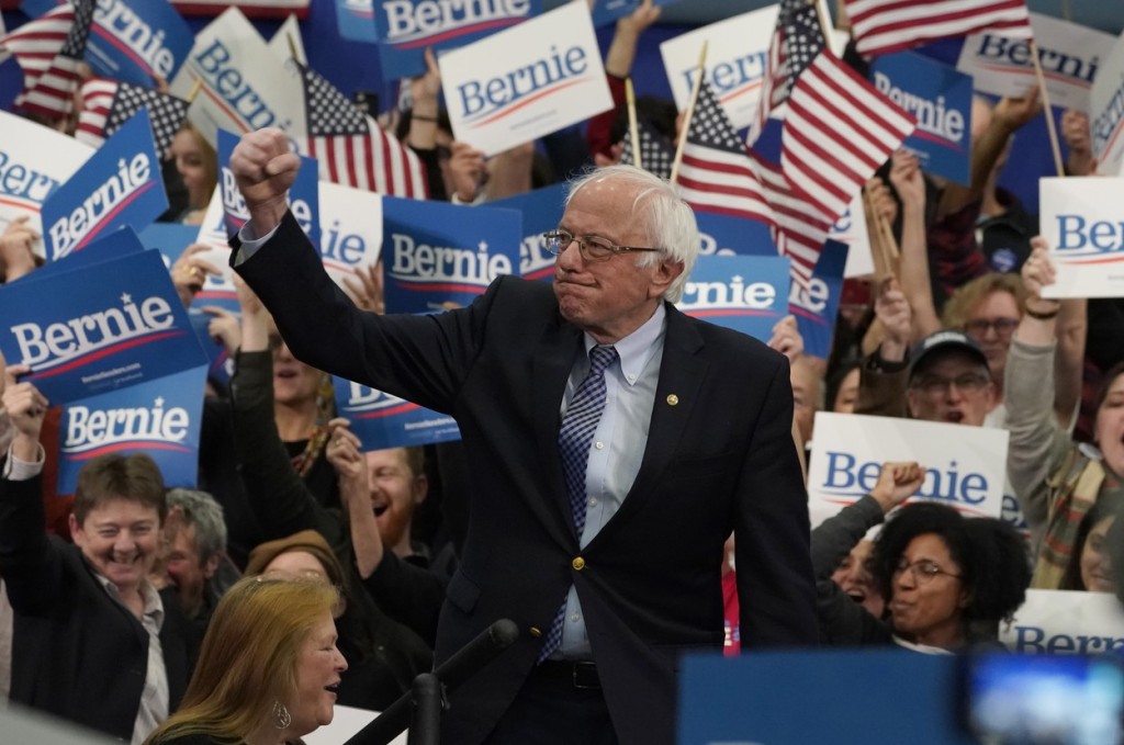 Bernie Sanders je zatím v demokratických primárkách favoritem