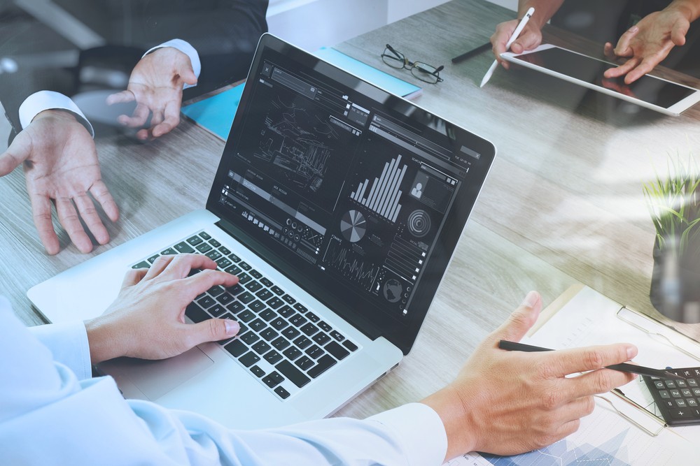 Existuje logické pořadí, jak byste postupovali při vytváření internetového obchodu E-commerce