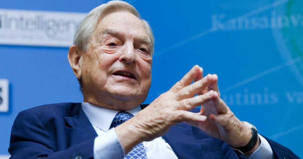 George Soros konspirační teorie vnímá z nadhledu