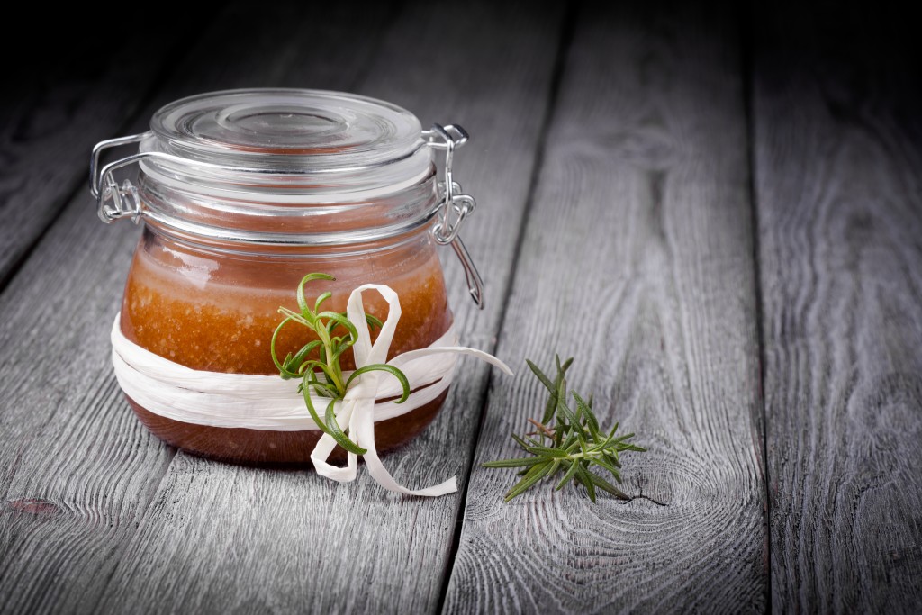 Darujte domácí tělový peeling s vůní vanilky