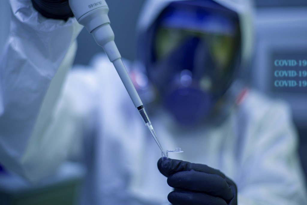 Kvůli nemoci covid-19 se bohužel nedostává péče pro pacienty, kteří mají tu smůlu a nový typ koronaviru nemají