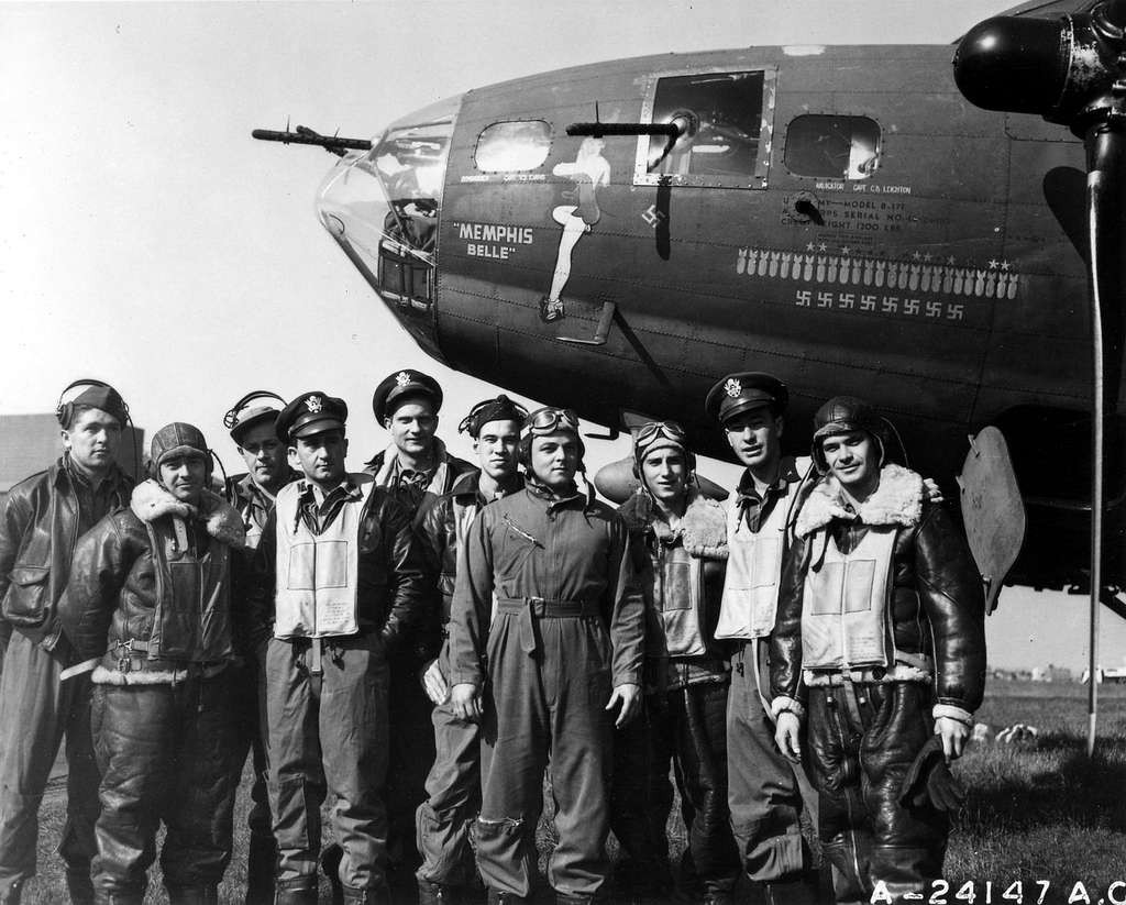 Posádka letounu B-17F Memphis Belle byla oslavována
