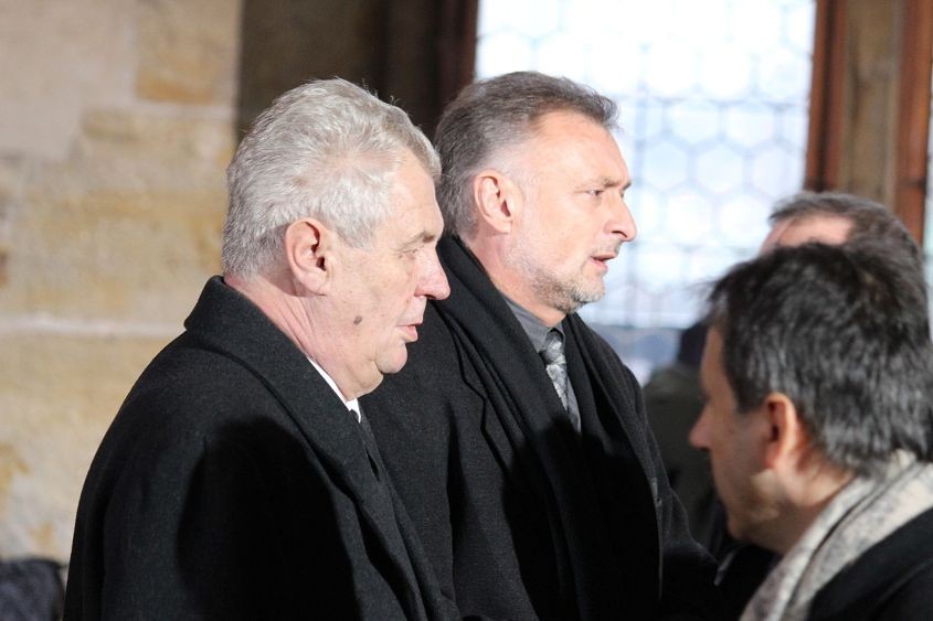 Miloš Zeman po deseti letech na Hradě končí. Jeho dědictví bude značně rozporuplné