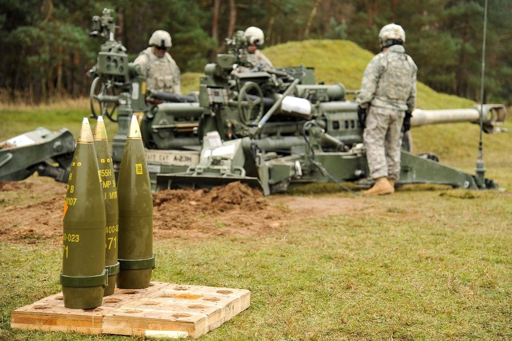 Verze M777A2 může odpalovat i přesné  a účinné granáty M982 Excalibur s naváděním GPS