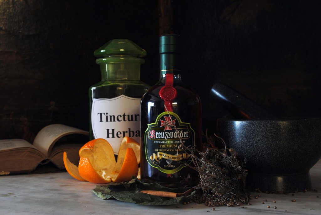 Hořký alkoholický nápoj pomůže nastartovat trávení. Po jídle bychom si měli dát naopak digestiv a jistě ucítíme změnu k lepšímu