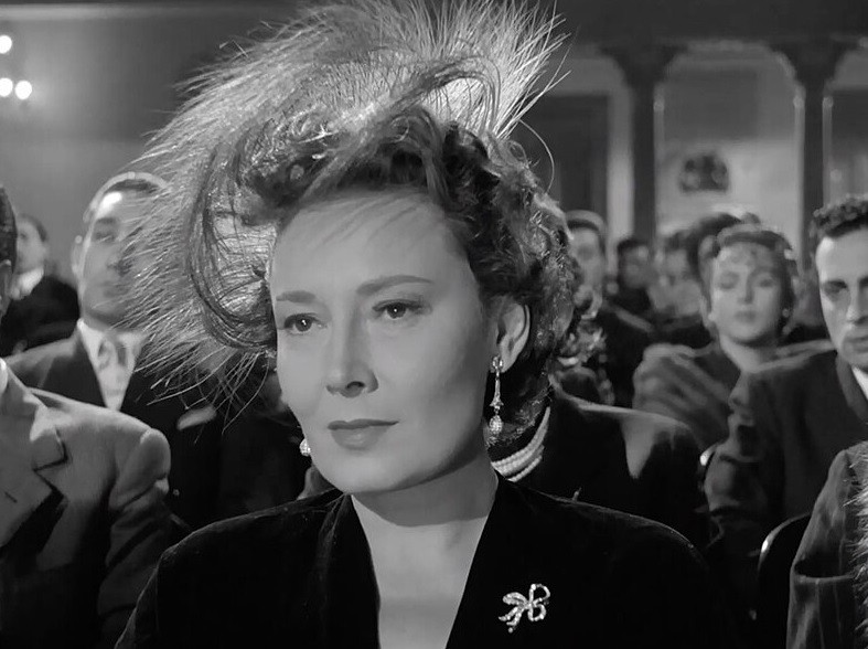 Lída Baarová zazářila v mnoha filmech – třeba ve snímku Panenství nebo Dívka v modrém. V padesátých letech, kdy její sláva upadala, si zahrála ve filmu Soucit s padlými (Pietà per chi cade) 
