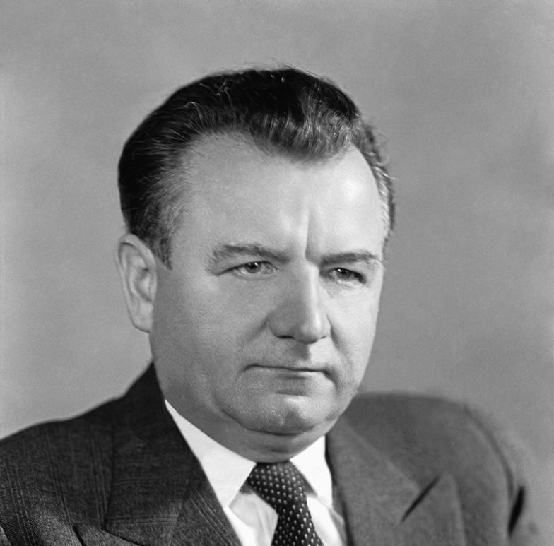 Klement Gottwald a s ním i jeho spolustraníci zavedli v roce 1948 systém jednotné volební kandidátky, který přetrval až do roku 1989