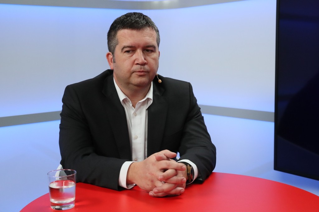 Jan Hamáček se stal hrobařem ČSSD