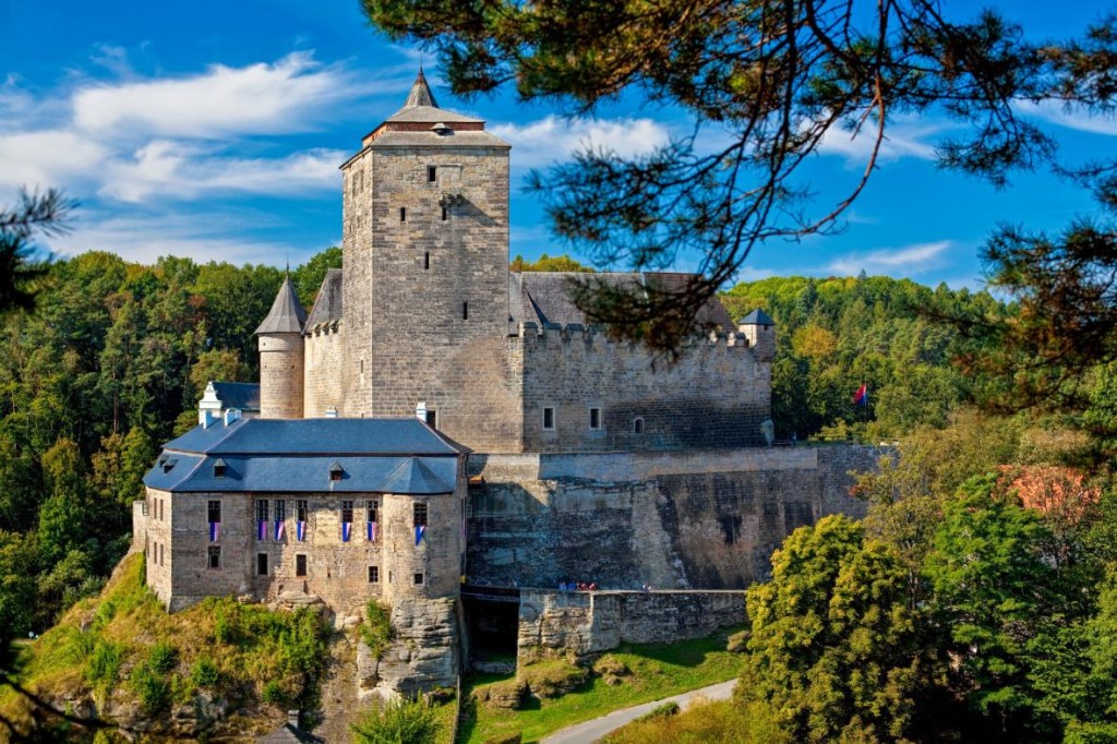 Hrad Kost je pravděpodobně o sto let starší, než se uvádí