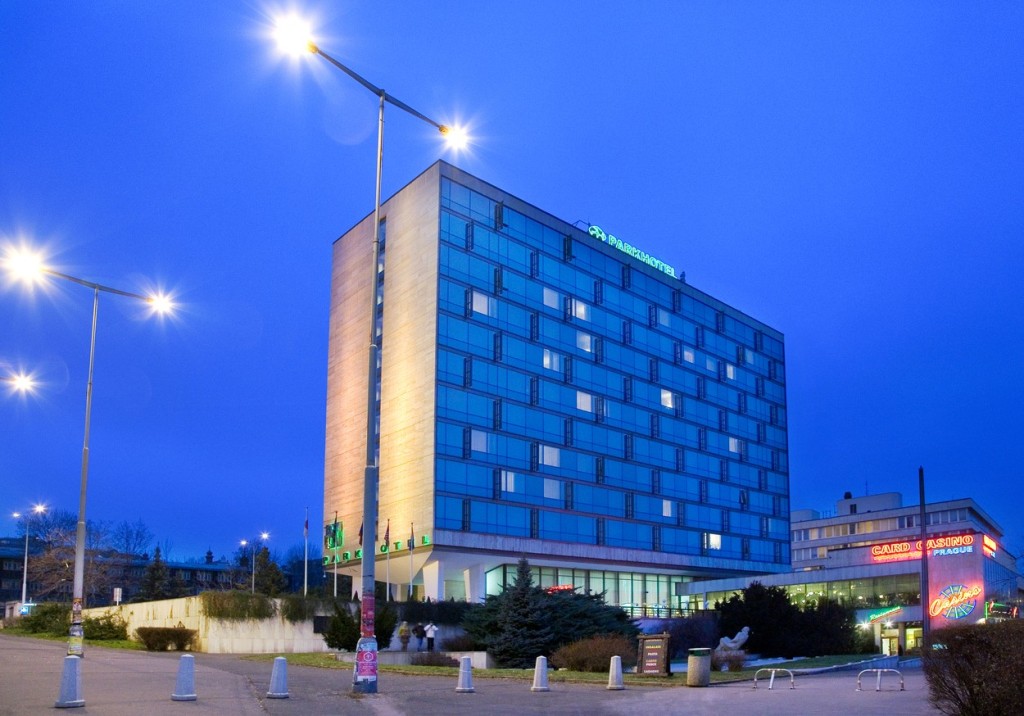 Parkhotel je ikonou, které se vrátila zašlá sláva. Víte však, co se v těchto místech odehrálo za druhé světové války? 