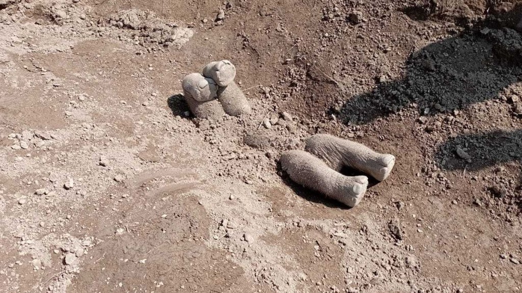 Pohřební rituál má tuto podobu