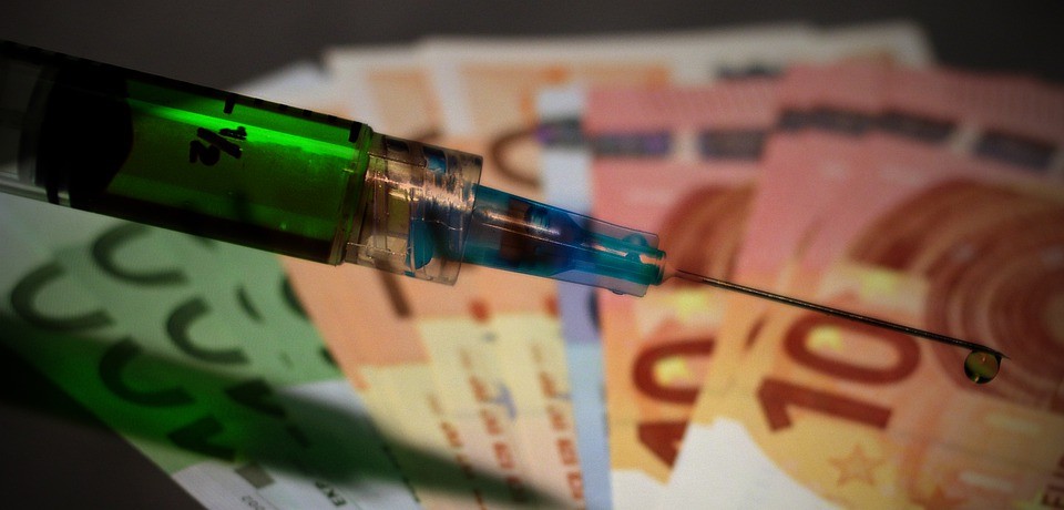 Závody s časem v hledání vakcíny probíhají na celém světě
