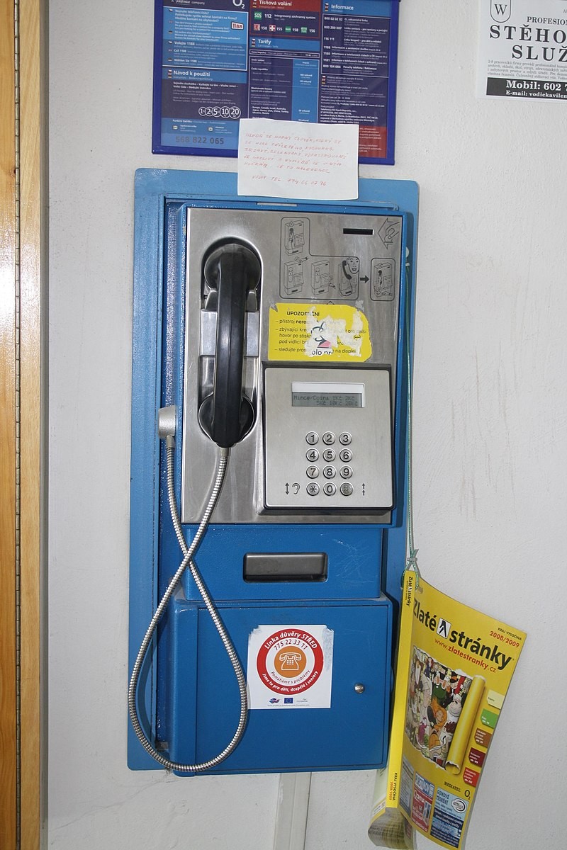 Telefonní automaty bývaly samozřejmou součástí všech obcí