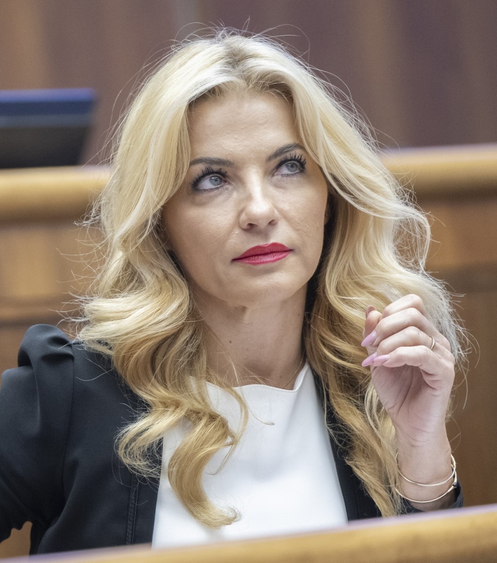 Martina Šimkovičová chce na ministerstvu kultury dávat pokuty i restauracím