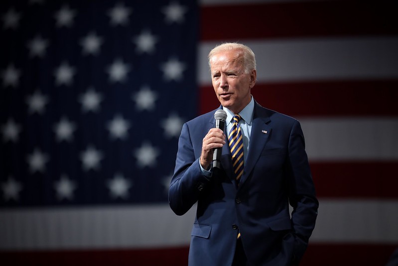 Biden Kamalu perfektně vyvažoval, byli ideální dvojka, myslí si politolog