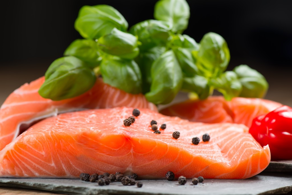 Vitamín D najdete mimo jiné i v tučných rybách