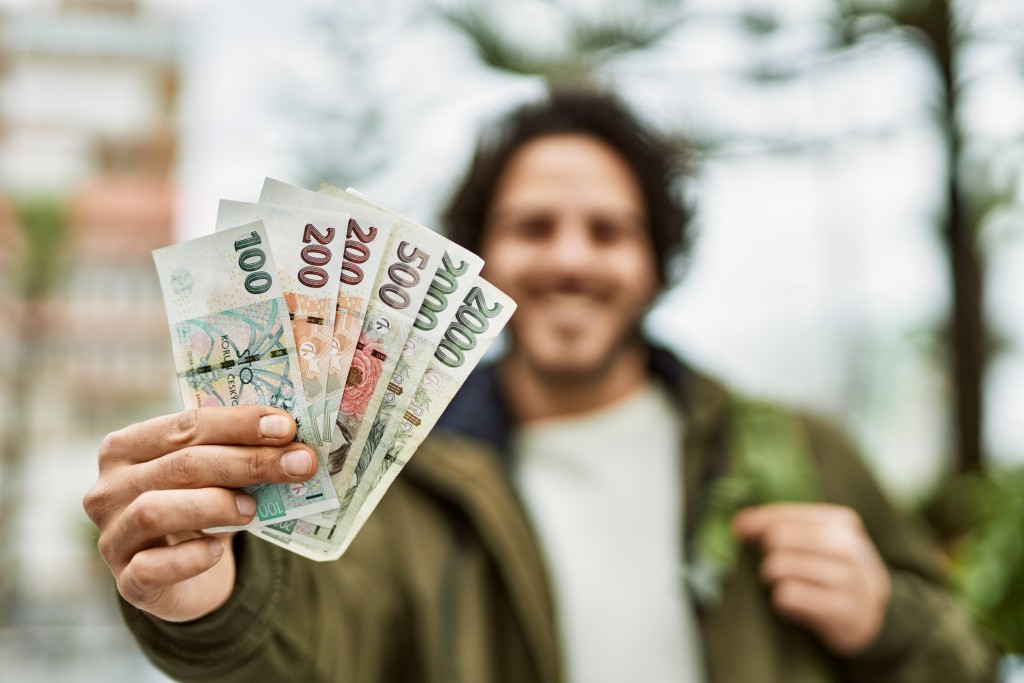 Pořídit si vlastní elektrárnu není cesta k úplné soběstačnosti, přesto znamená významné úspory