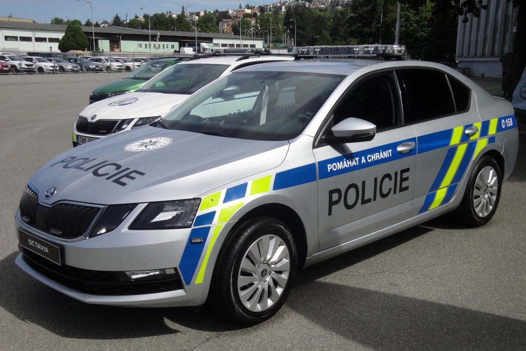 Policisté mají mít možnost udělit pokutu až 10 000 na místě za porušení pravidel současného nouzového stavu