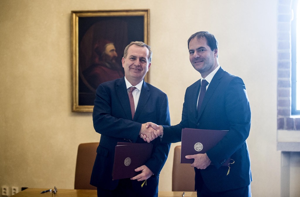 Smlouva je podepsána, problémy jsou vyřešeny