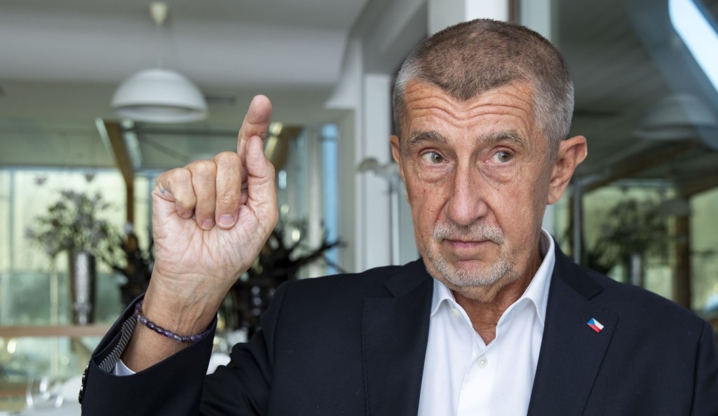 Andrej Babiš je schopný postavit kampaň i na odznáčku na klopě