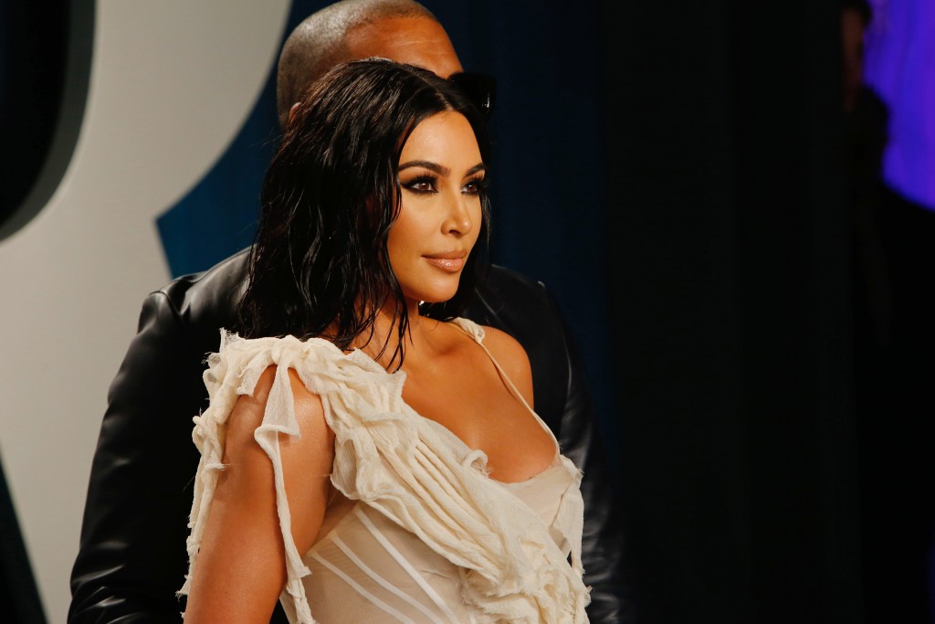 Kim Kardashian sklidila úspěch za svůj snímek na obálce módního časopisu Vogue US