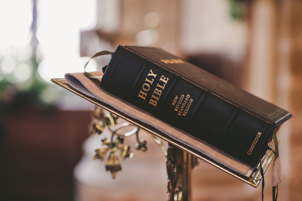 Nejstarší části Starého zákona snad pocházejí až z 9.−12. století před naším letopočtem, ale Bible jako celek, jak ji známe dnes, je výsledkem dlouhého procesu kanonizace