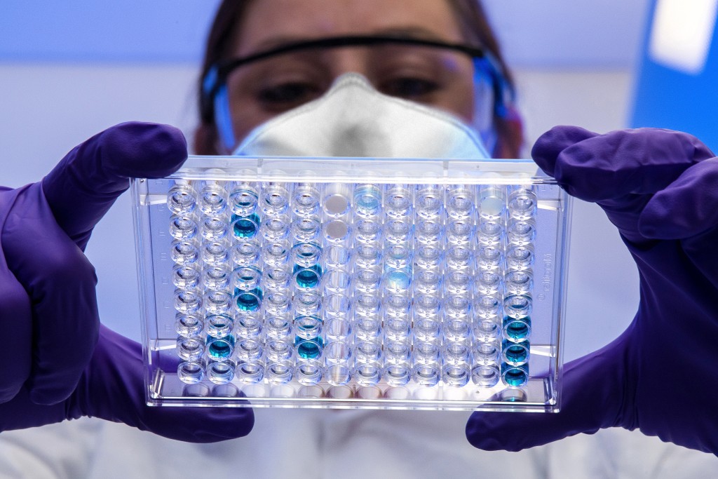 Moderní metody sekvenování DNA přináší celou řadu možností při výzkumu vývoje lidské imunity. 