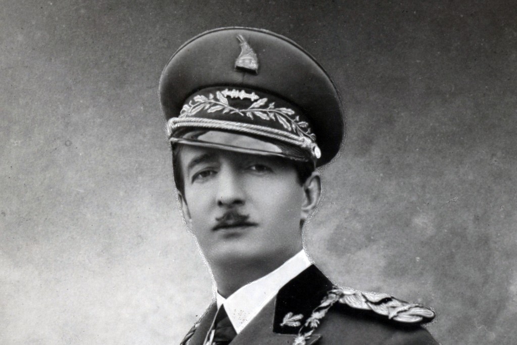 Většna lidí by byla dost vystrašená z jediného atentátu. Králi Zogovi I. ale aktivně usilovalo o život hned pětapadesát vrahů. On se ale nakonec doslova sám ukouřil k smrti