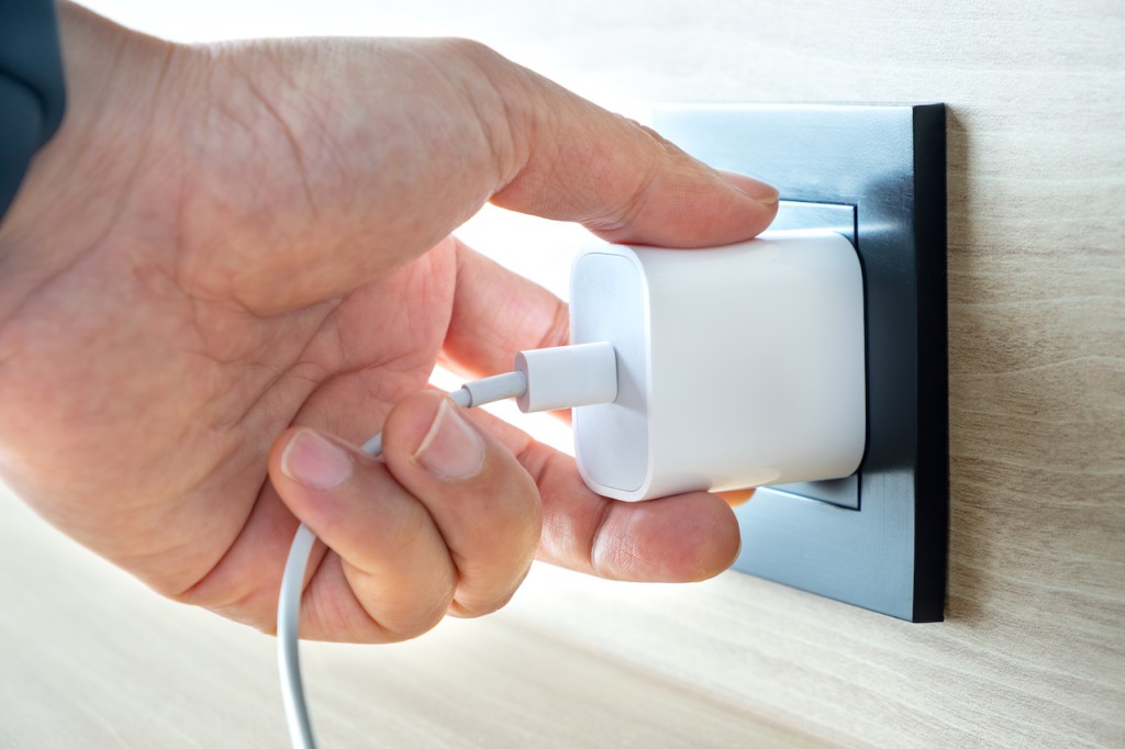 Uzavírání smlouvy s novým dodavatelem energií může být někdy jako bloudění v labyrintu složitých podmínek a poplatků