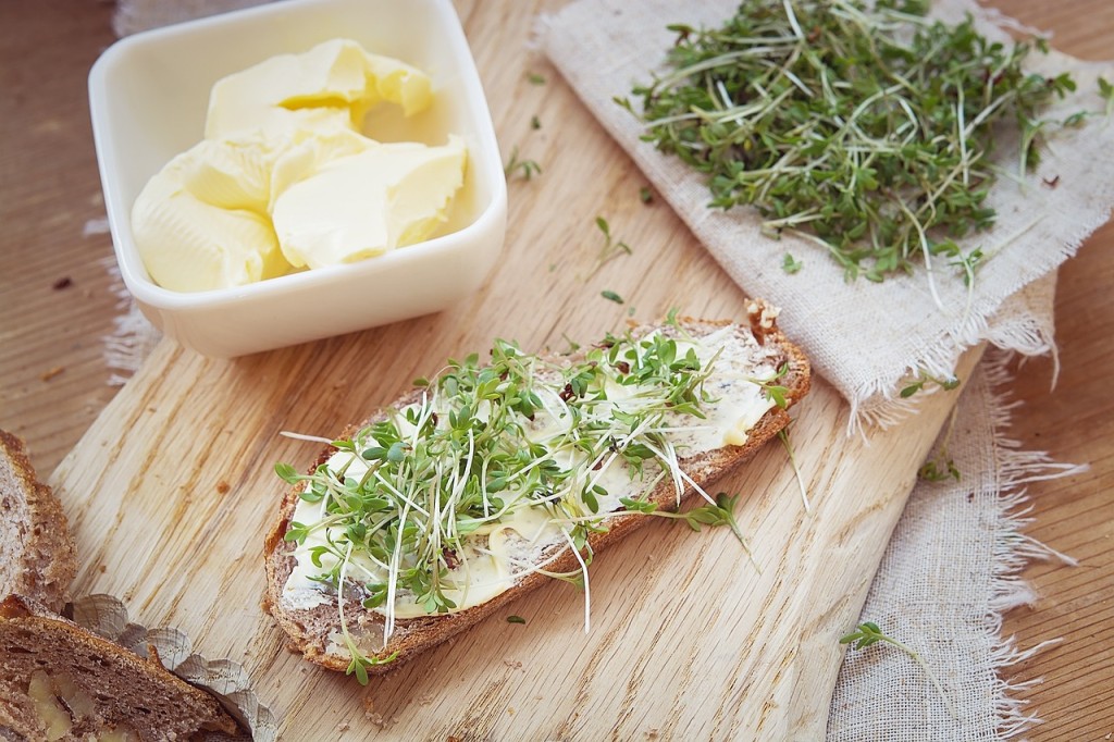 Protože margarín je v zásadě rostlinná potravina, dá se skvěle zařadit do vegetariánské, flexitariánské a v případě některých produktů i veganské stravy
