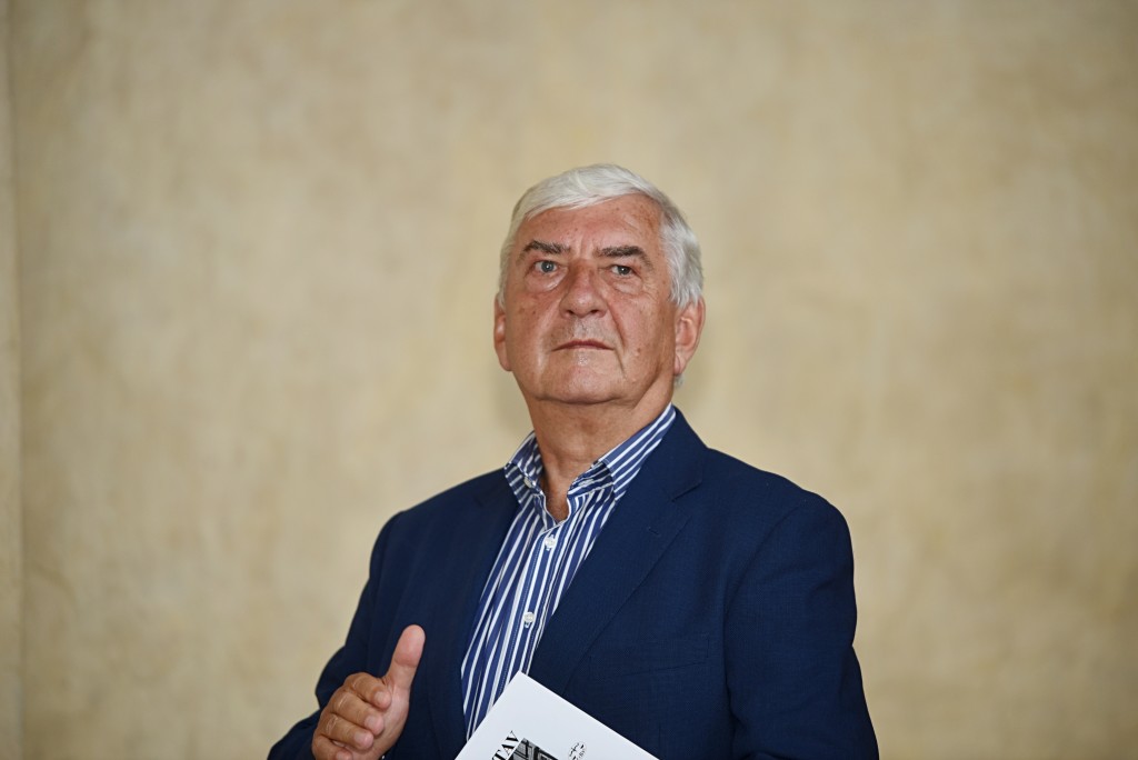 Miroslav Donutil se herecky prosadil na počátku kariéry díky angažmá v divadle Husa na provázku 