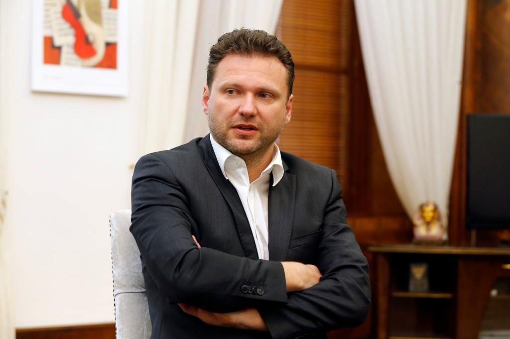 Radek Vondráček je vzděláním právník a při čtení předvolání měl zřejmě výpadek vědomostí
