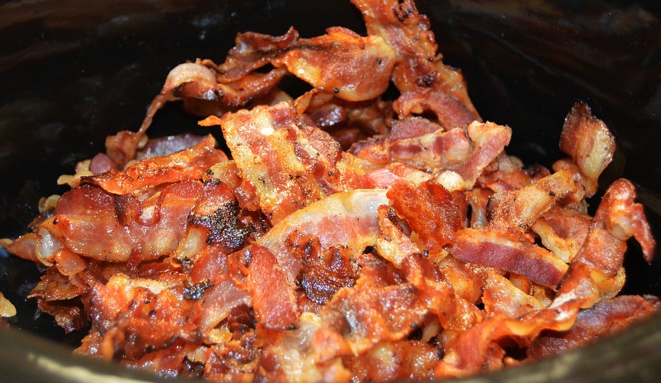Vypražená domácí slanina - cítíte tu nádhernou vůni? 