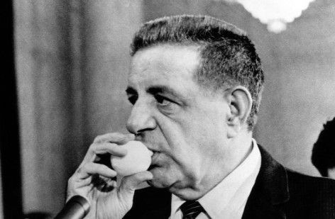 Joe Vlachi jako první porušil zákon mlčenlivosti. 