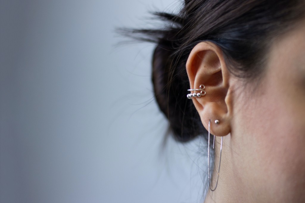 Tinnitus se týká čím dál mladších lidí. Může za to nezdravý a hektický životní styl 