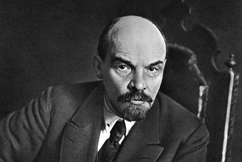 Vladimir Iljič Lenin neplánoval tak honosný posmrtný život, ale jeho soudruzi jinak nedali...