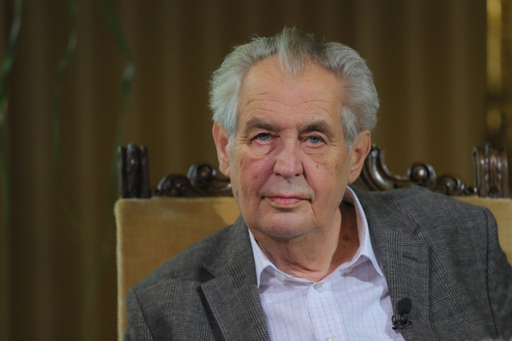 Prezident Zeman nesouhlasí s profesorem Prymulou v otázce promořování. Ani ten už si ale není tak jistý...