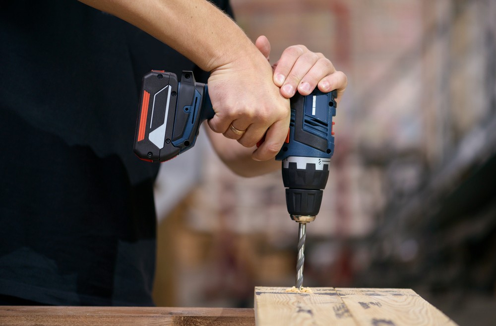 Primární funkcí aku vrtačky je vrtání do dřevěných a kovových materiálů