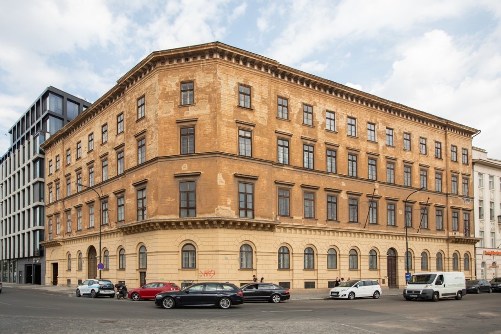 Desfourský palác vyniká zejména výzdobou v interiéru a je kulturní památkou