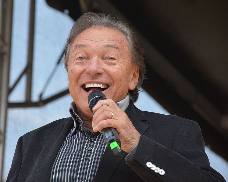 Mnohonásobný zlatý slavík Karel Gott trpěl onemocněním, které postihuje celý organismus