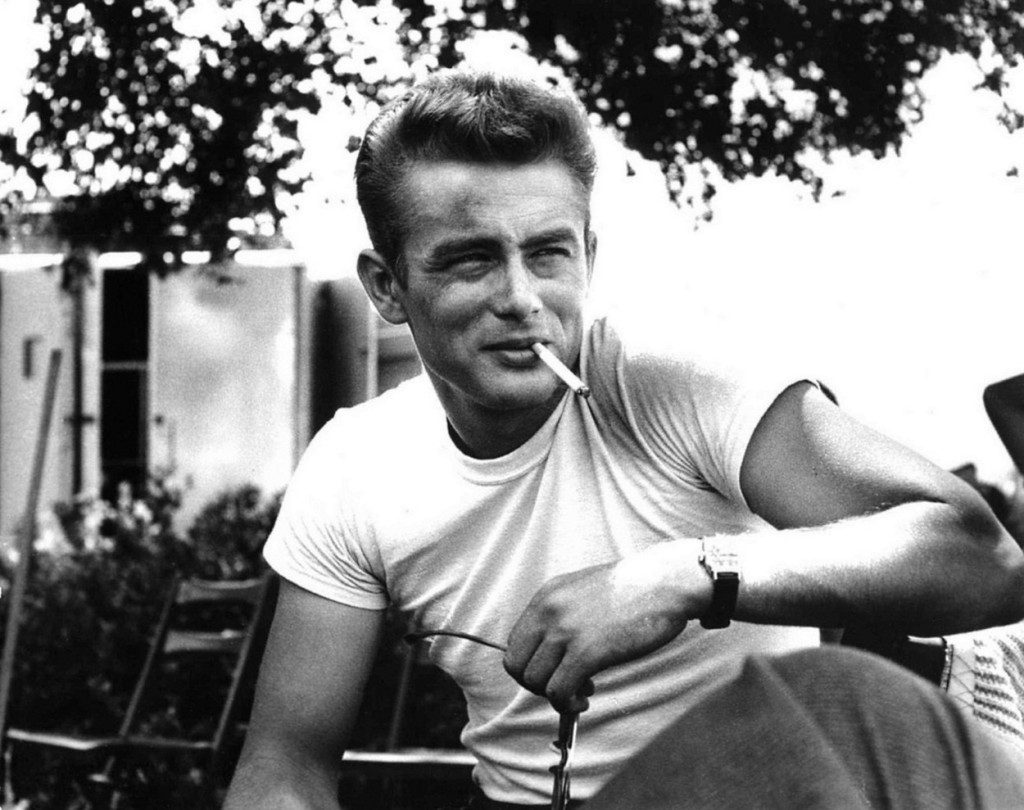 James Dean bývá často považován za ikonu kvůli svému nevázanému životu, který zahrnoval i rozporuplnou sexualitu. Prý měl vztahy i s muži