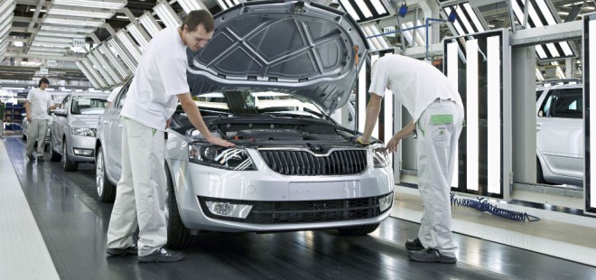 Problémy mají automobilky po celém světě, včetně Škodovky